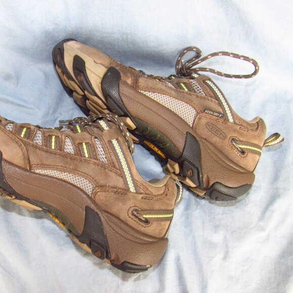 Keen “Alamosa” Waterproof Leather Women's Hiking Shoes (US Size 8; See Note) - Picture 5 of 11